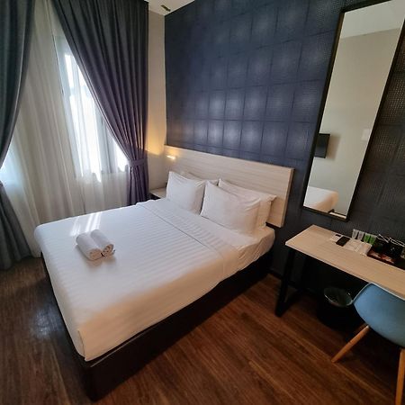 The Square Hotel Skudai Exterior photo